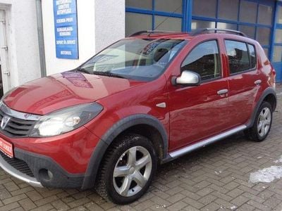 Rot Gebraucht 2012 Dacia Sandero Stepway Limousine | 5.750 € (Fairer Preis)