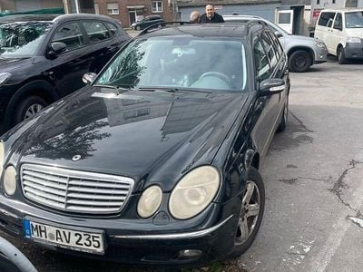 Mercedes E200