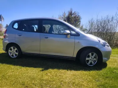 Käytetty Honda Jazz LS 78 HP (57 kW) 2008 Hopea Viistoperä