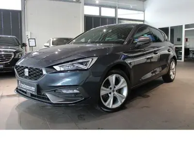 Używany Seat Leon FR 150 KM (110 kW) 2020 Szary Sedan/Limuzyna