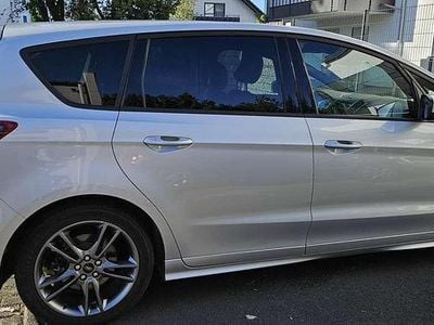 Silber Gebraucht 2018 Ford S-MAX ST-Line Van / Kleinbus | 17.500 € (Fairer Preis)