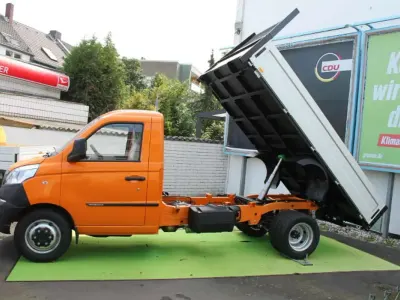 Neu Piaggio Porter 106 PS (77 kW) 2025 Orange SUV
