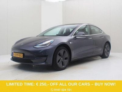 Grau Gebraucht 2020 Tesla Model 3 Standard Range Limousine | 18.900 € (Guter Preis)