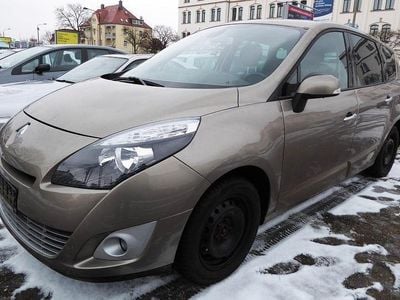 Beige Gebraucht 2011 Renault Grand Scénic III Luxe Van / Kleinbus | 3.580 € (Superpreis)