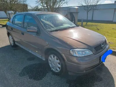Gebraucht Opel Astra 75 PS (55 kW) 1999 Braun Limousine
