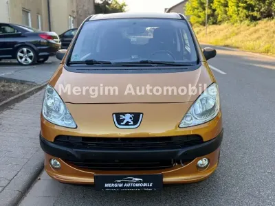 Usata Peugeot 1007 Premium 109 CV (80 kW) 2006 Arancione Monovolume
