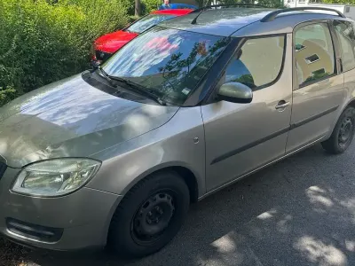 Gebraucht Skoda Roomster 69 PS (50 kW) 2009 Beige Van / Kleinbus