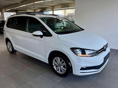 Gebraucht VW Touran Comfortline 122 PS (89 kW) 2022 Pure white Van / Kleinbus