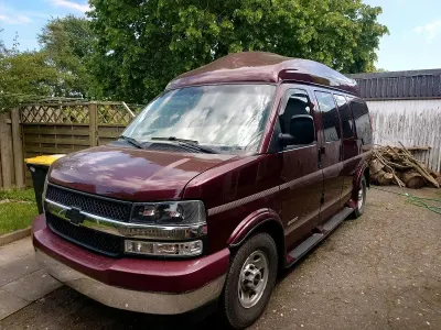 Gebraucht Chevrolet Express 350 PS (257 kW) 2005 Rot Van / Kleinbus
