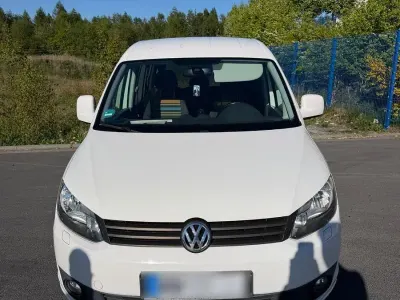 Second-hand VW Caddy 102 CP (75 kW) 2013 Alb Monovolum