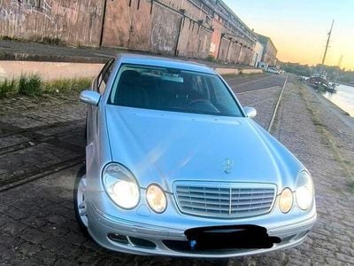 Mercedes E280