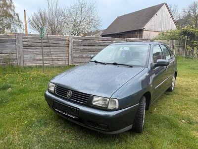 Usata VW Polo Classicline 75 CV (55 kW) 2001 Grigio Berlina