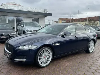Käytetty Jaguar XF Prestige 241 HP (177 kW) 2018 Sininen Sedan