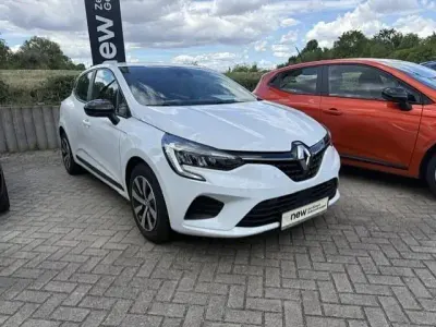 Gebraucht Renault Clio V Equilibre 67 PS (49 kW) 2023 Weiß Limousine