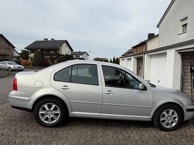 Usata VW Bora 90 CV (66 kW) 1999 Grigio Berlina
