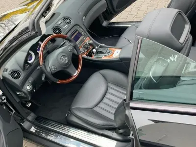 Begagnad Mercedes SL500 387 HK (284 kW) 2008 Svart Cab