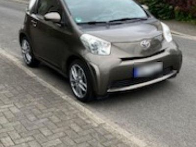 Gebraucht Toyota iQ 68 PS (50 kW) 2012 Beige Kleinwagen