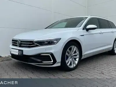 Używany VW Passat GTE 156 KM (114 kW) 2024 Biały Kombi