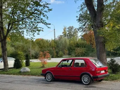 Second-hand VW Golf I GTI 150 CP (110 kW) 1982 Roșu Hatchback