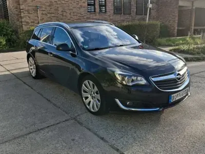 Gebraucht Opel Insignia Sport 194 PS (142 kW) 2013 Schwarz Kombi