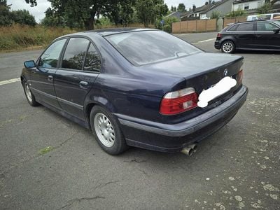 BMW 523