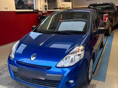 Gebraucht Renault Clio II 75 PS (55 kW) 2009 Blau Kleinwagen