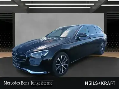 Gebraucht Mercedes E300 Avantgarde 306 PS (225 kW) 2022 Schwarz Kombi