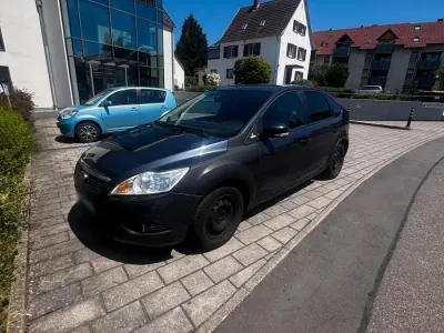 Gebraucht Ford Focus 109 PS (80 kW) 2010 Grau Limousine