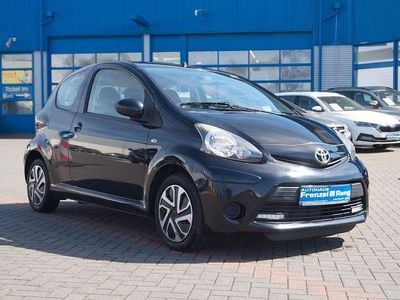Gebraucht Toyota Aygo 68 PS (50 kW) 2012 Schwarz Kleinwagen