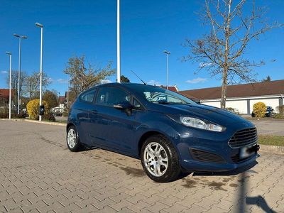 Gebraucht Ford Fiesta Trend 60 PS (44 kW) 2013 Blau Kleinwagen