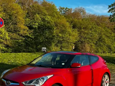 Used Hyundai Veloster 140 HP (102 kW) 2013 Red Hatchback