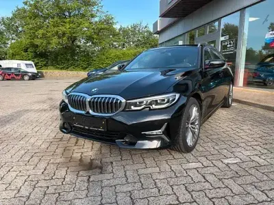 Gebraucht BMW 320 Luxury Line 190 PS (139 kW) 2022 Schwarz Kombi