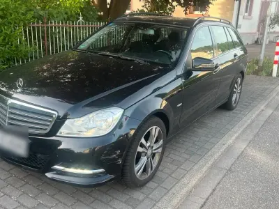 Gebraucht Mercedes C180 156 PS (114 kW) 2011 Schwarz Kombi