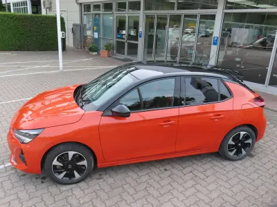 Gebraucht Opel Corsa-e GS Line 100 kW (136 PS) 2022 Power orange Kleinwagen
