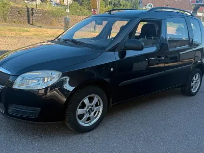 Gebraucht Skoda Roomster 69 PS (50 kW) 2009 Schwarz Van / Kleinbus