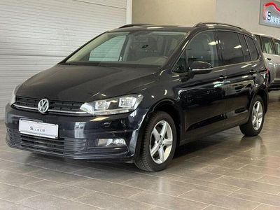 Second-hand VW Touran Trendline 116 CP (85 kW) 2016 Negru Monovolum