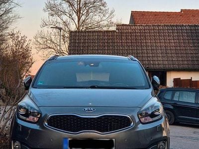 Gebraucht Kia Carens Spirit 136 PS (100 kW) 2014 Beige Van / Kleinbus