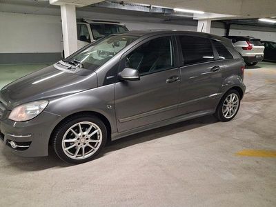 Usata Mercedes B180 116 CV (85 kW) 2010 Grigio Monovolume