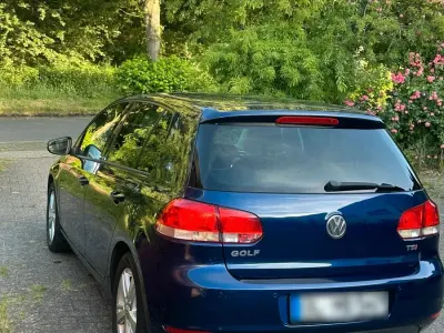 Gebraucht VW Golf VII 122 PS (89 kW) 2012 Blau Limousine