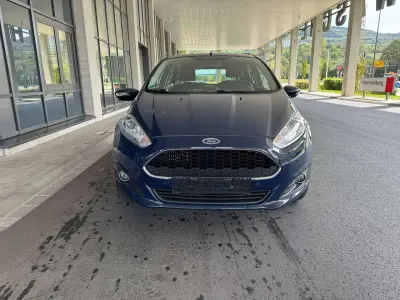 Gebraucht Ford Fiesta Celebration 101 PS (74 kW) 2016 Blazerblau Kleinwagen