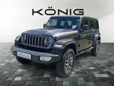 Neu Jeep Wrangler Sahara 272 PS (200 kW) 2026 Granite crystal (pau) SUV
