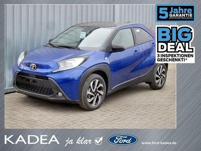 Neu Toyota Aygo 72 PS (52 kW) 2025 Juniper blue (8y8)/ black mica Kleinwagen