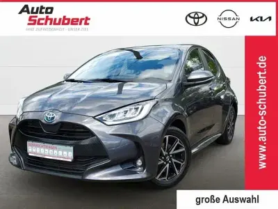 Gebraucht Toyota Yaris Basis 116 PS (85 kW) 2022 Marlingrau metallic Kleinwagen