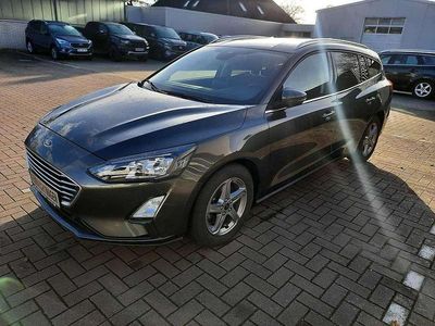 Grau Gebraucht 2021 Ford Focus Titanium Kombi | 16.900 € (Fairer Preis)