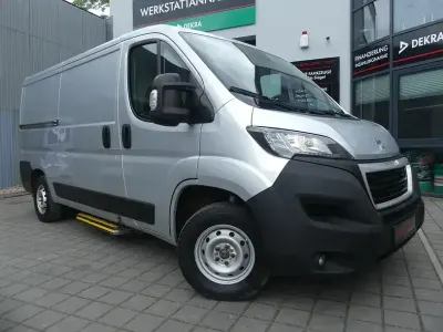 Gebraucht Peugeot Boxer Premium 140 PS (102 kW) 2020 Silber Van