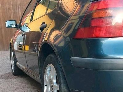 Gebraucht 2002 VW Golf IV Kleinwagen | 2.000 € (Etwas zu teuer)