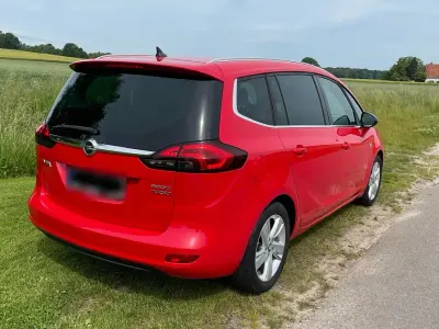 Gebraucht Opel Zafira Tourer Innovation 140 PS (102 kW) 2015 Rot Van / Kleinbus