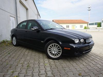 Ultimate black . Gebraucht 2009 Jaguar X-type Limousine | 4.995 € (Etwas zu teuer)