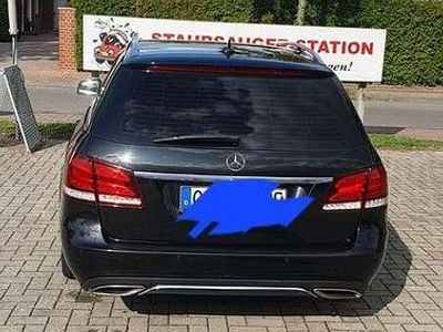 Schwarz Gebraucht 2015 Mercedes E200 Kombi | 15.000 € (Fairer Preis)