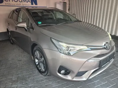 Gebraucht Toyota Avensis Business Edition 143 PS (105 kW) 2015 Braun Kombi